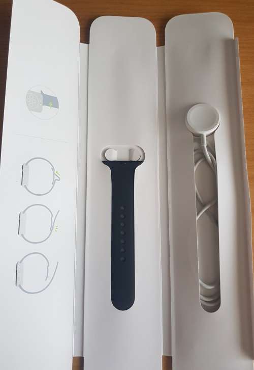 42mm Apple Watch Series 3 MINT CONDITION!!