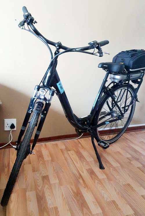 *MINT CONDITION* Avalanche e-go City E-Bike