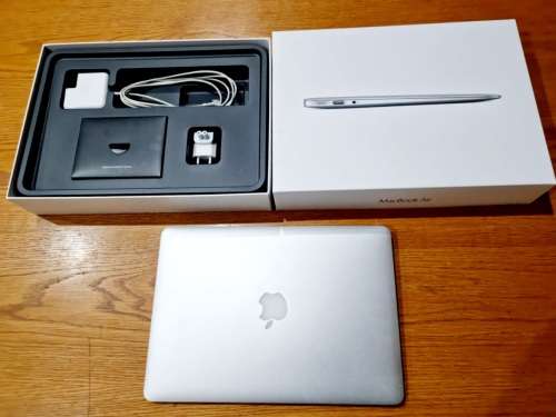 13-inch MacBook Air (2017) | 128GB - Silver | MINT CONDITION!!
