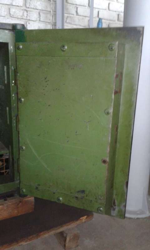 SAMUEL WITHERS & CO LTD, WEST BROMWICH, ANTIQUE VICTORIAN SAFE