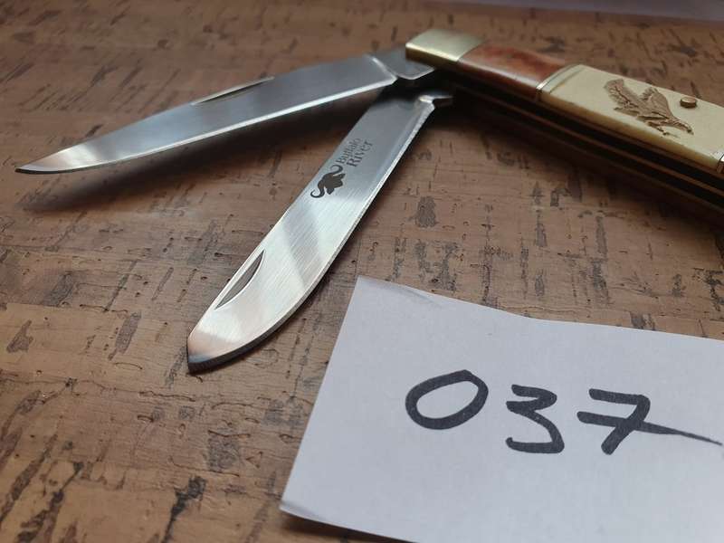 Buffalo Rivers trappers knife