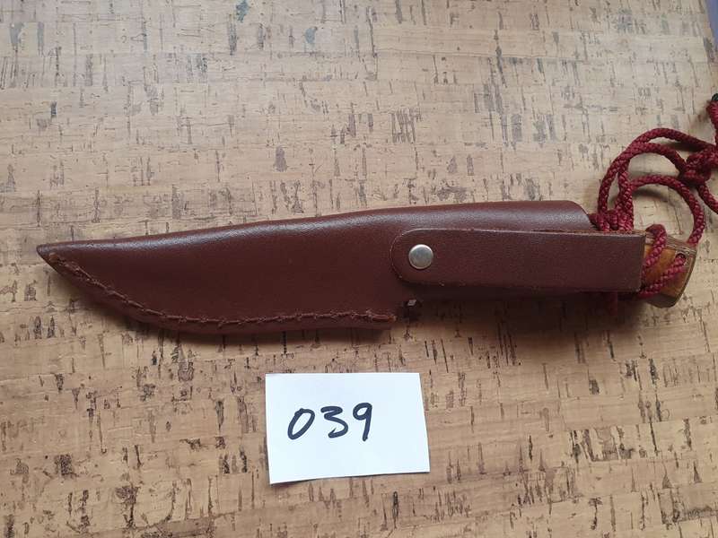 Unknown fixed blade with leather sheath
