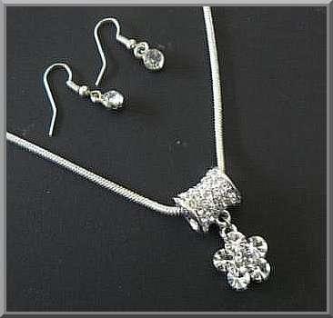 Charming Crystal Pandora Style Pendant on a 18kgp Necklace