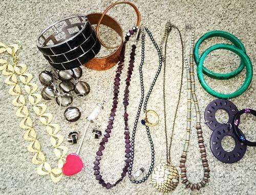 JOB LOT 13 - Assorted Jewellery - All wearable