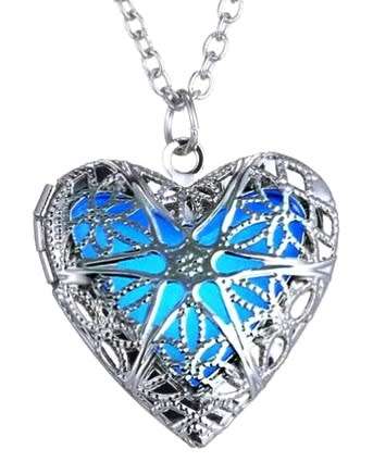 Luminous Hollow Love Heart Necklace Glowing In The Dark Pendant Necklaces