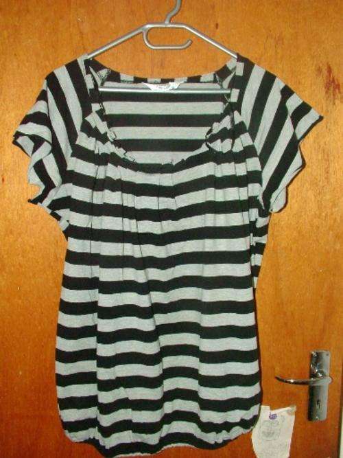 Size 42 - Ladies Black, Grey and White pleated Top - Beautiful