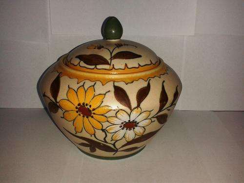 Bowl with Lid Gouda Pottery, Zuid-Holland(PZH) Plateelbakkerij Zuid-Holland, Circa 1949, Clima Patte