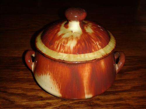 Linn Ware Soup Pot C1940.