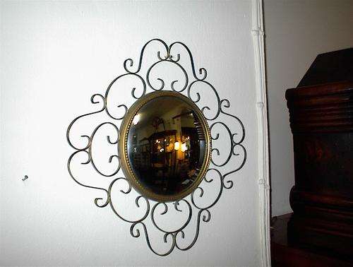BEAUTIFUL WALL MIRROR