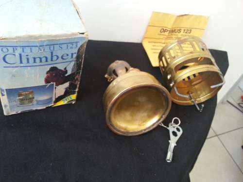 OPTIMUS 123 SVEA STOVE SWEDEN ( lit up )
