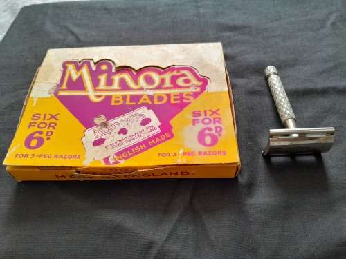 Vintage Minora Blades. England -- Gillitte razor
