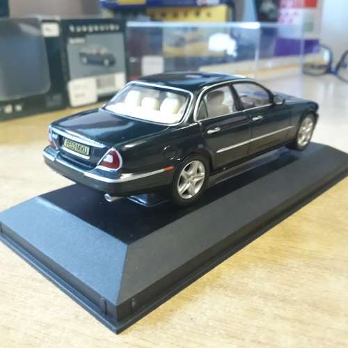 CORGI VANGUARDS  JAGUAR XJ6, 1/43, DIE-CAST, MINT IN BOX