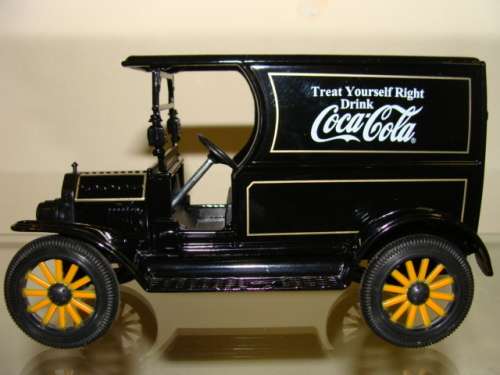 COCA COLA FORD Model A 1917, Scale 1/24, Die-cast, New in Box, Box worn