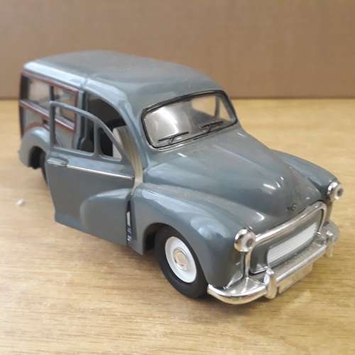 MORRIS MINOR TRAVELER, Die-Cast, SCALE 1/26, NO ORIGINAL BOX, DISPLAYED, GREY