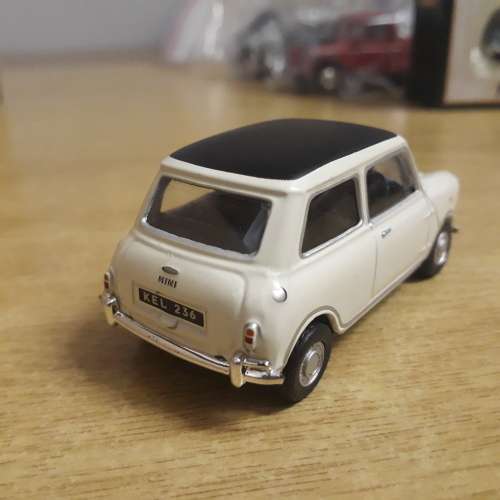 MINI COOPER by Hongwell, Die-Cast, 1/43, Displayed No Box, WHITE/BLACK ROOF