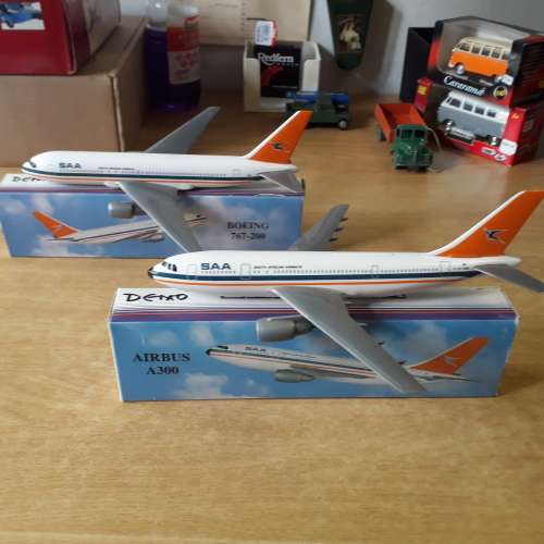2 x SAA SOUTH AFRICAN AIRWAYS, B767 & A300, SCALE 1/200, SNAP-FIT PLASTIC, DEMO