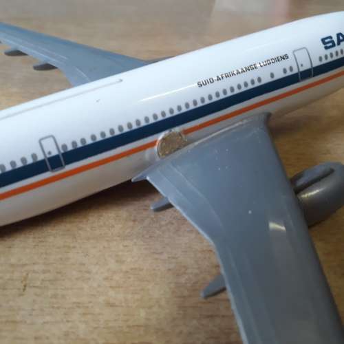 2 x SAA SOUTH AFRICAN AIRWAYS, B767 & A300, SCALE 1/200, SNAP-FIT PLASTIC, DEMO