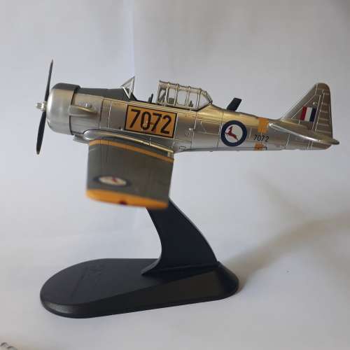 SAAF South African Air Force, HARVARD, 1/72, DIE-CAST, SECOND HAND IN BOX