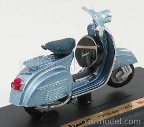 Vespa 150 Super (1965) Maisto 1:18 Die Cast, New in Box