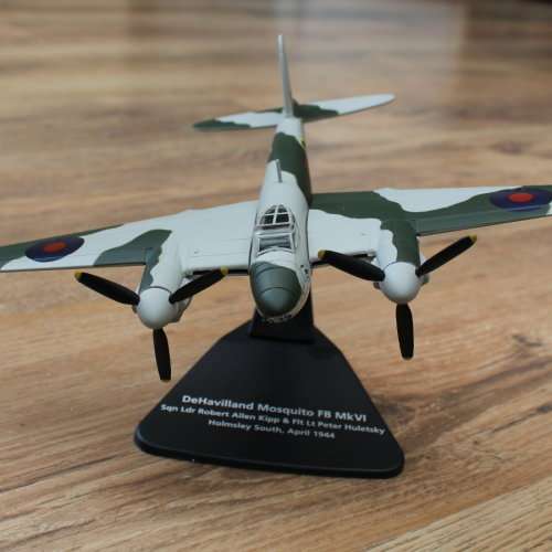 Oxford AC014 1/72  Havilland Mosquito FB Mk VI - Sqn Ldr Robert A. Kipp, Holmsley South, April 1944
