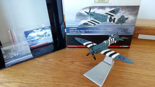 Corgi Aviation Archive Collector Series AA38702 Supermarine Spitfire PR.Mk XIX Diecast Model RAF BBM