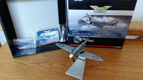 Corgi Aviation Archive Collector Series AA38704 Supermarine Spitfire PR.Mk XIX Diecast Model RAF