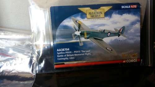Corgi Aviation Archive Collector Series AA38704 Supermarine Spitfire PR.Mk XIX Diecast Model RAF