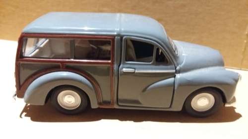 MORRIS MINOR TRAVELER, Die-Cast, SCALE 1/26, NO ORIGINAL BOX, DISPLAYED, GREY