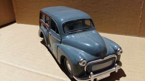 MORRIS MINOR TRAVELER, Die-Cast, SCALE 1/26, NO ORIGINAL BOX, DISPLAYED, GREY