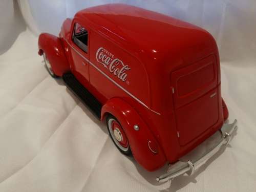 Coca Cola 1940 Ford Sedan Delivery, 1/24, Die Cast, Mint condition, Been on Display, No Orginal Box