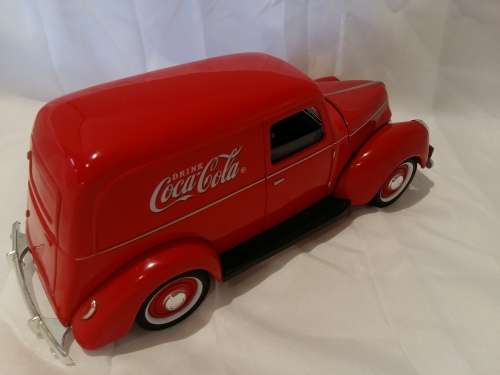 Coca Cola 1940 Ford Sedan Delivery, 1/24, Die Cast, Mint condition, Been on Display, No Orginal Box