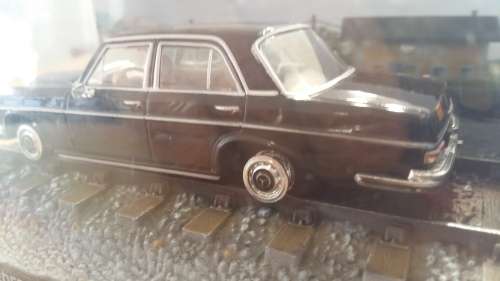 James Bond - OCTOPUSSY - Mercedes 250SE & Magazine, Issue #23, Die Cast, 1:43, New in Perspex Case