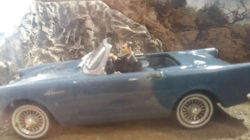 James Bond -DR. NO- Sunbeam Alphine & Magazine, No.17, Die Cast, 1:43, New in Perspex Case