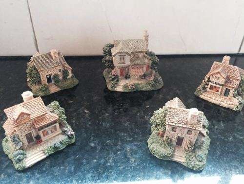 Lot of 5 Miniature Leonardo Collection Cottages