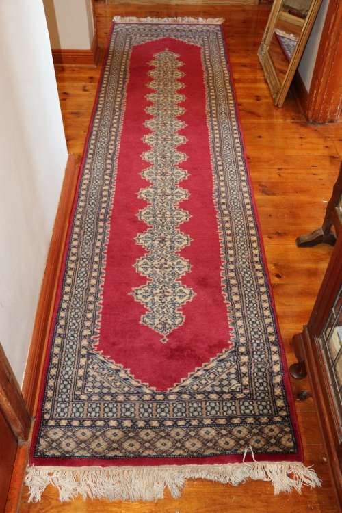 Vintage Persian Carpet (307 x 78 cm)