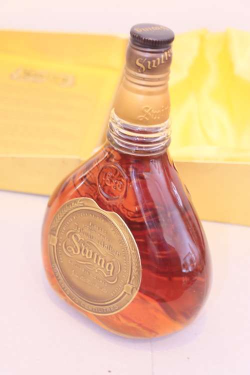 Rare Blended Scotch Whisky - Johnnie Walker Swing - 75cl