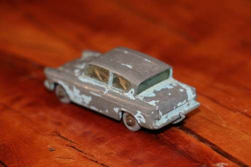 Lesney - Ford Anglia - No.7