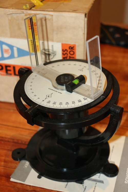 The Davis Compass Corrector and Pelorus