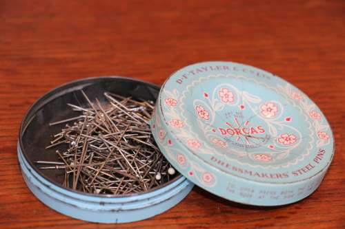 Dorcas Dressmakers Steel Pins - Tin with Tea (2cm Tall)