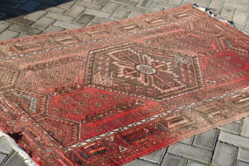 Vintage Shiraz Hand Woven Persian Carpet - 195 x 130 cm