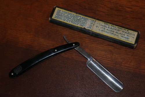 Vintage "The Ringleader" Razor