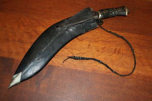 Kukri in Sheath with two small knifes
