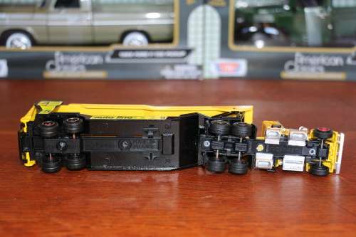 Majorette Diecast Model - Kenilworth Car Carrier Truck (1:87)