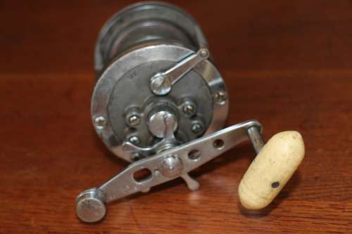 Vintage Daiwa Fishing Reel
