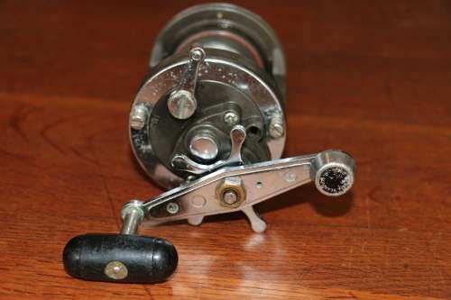 Vintage Daiwa Fishing Reel