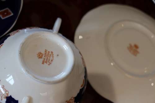 Royal Albert Heirloom Dinner Service (40 pc)
