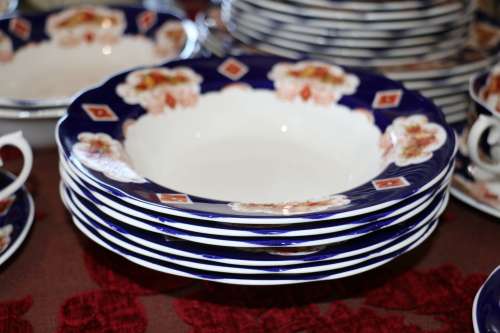 Royal Albert Heirloom Dinner Service (40 pc)