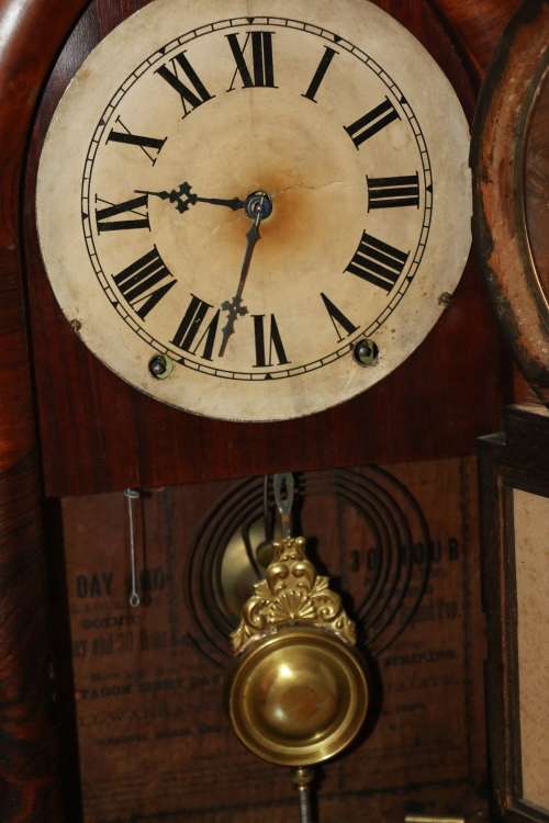 Beautiful Antique Ansonia Beehive Mantel Clock - c. 1800's