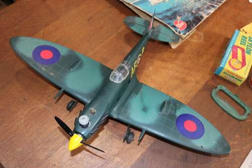 Vintage COX Thimble-Drome Gas Engined Model Aeroplane Spitfire