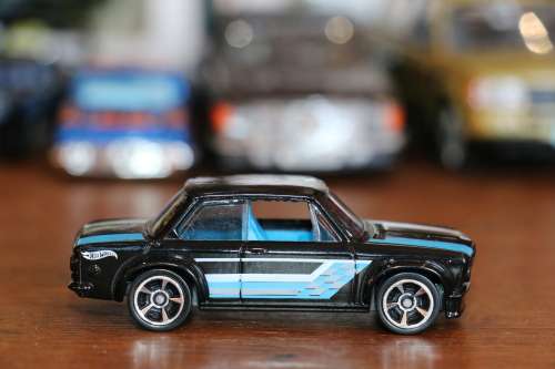 2011 Hot Wheels - BMW 2002